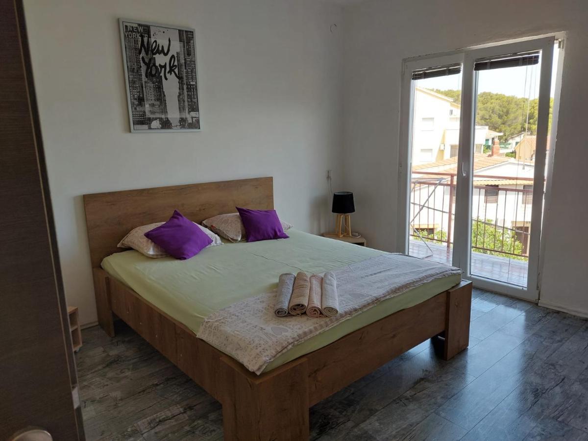 Apartmani Radic Rg Rogoznica  Luaran gambar